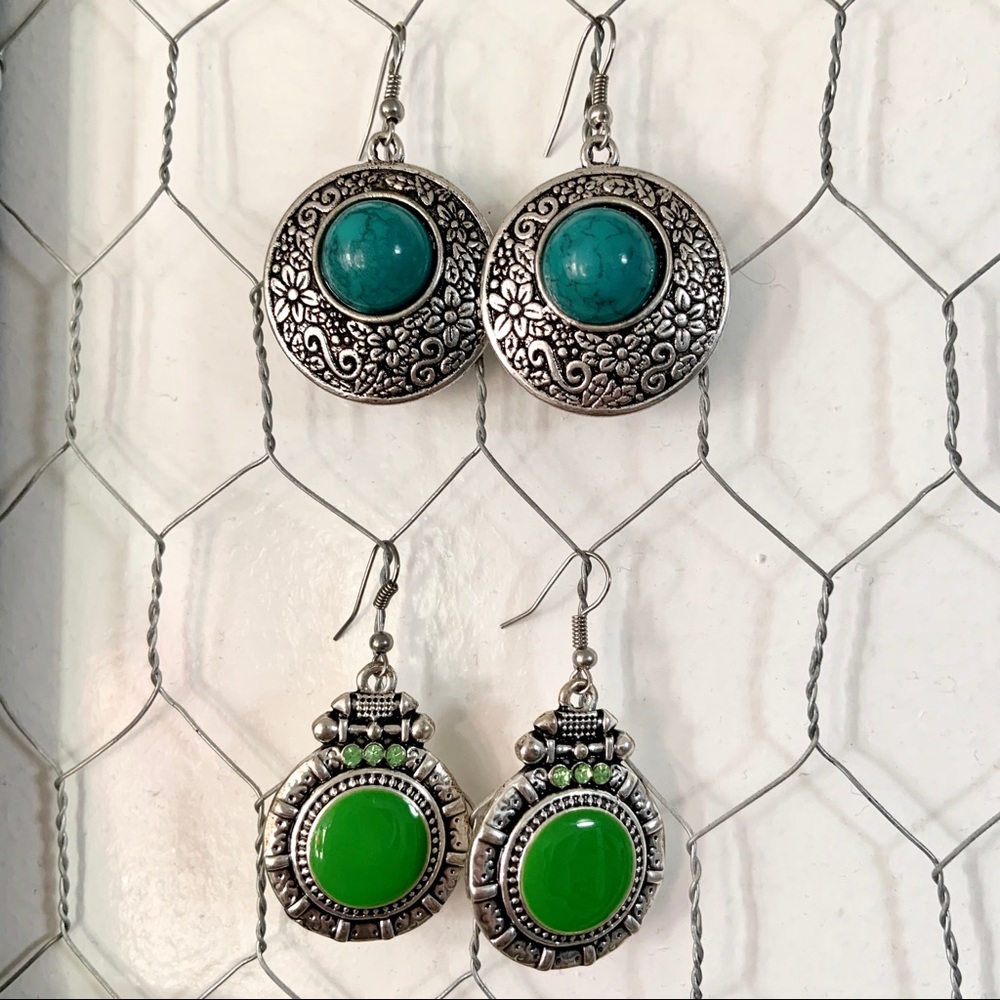 Bundle of 2 Dangle Earrings